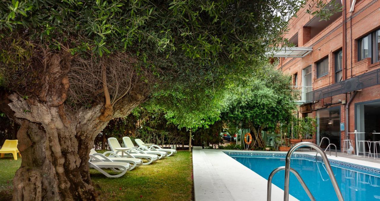 Aacr Hotel Monteolivos Seville Exterior photo