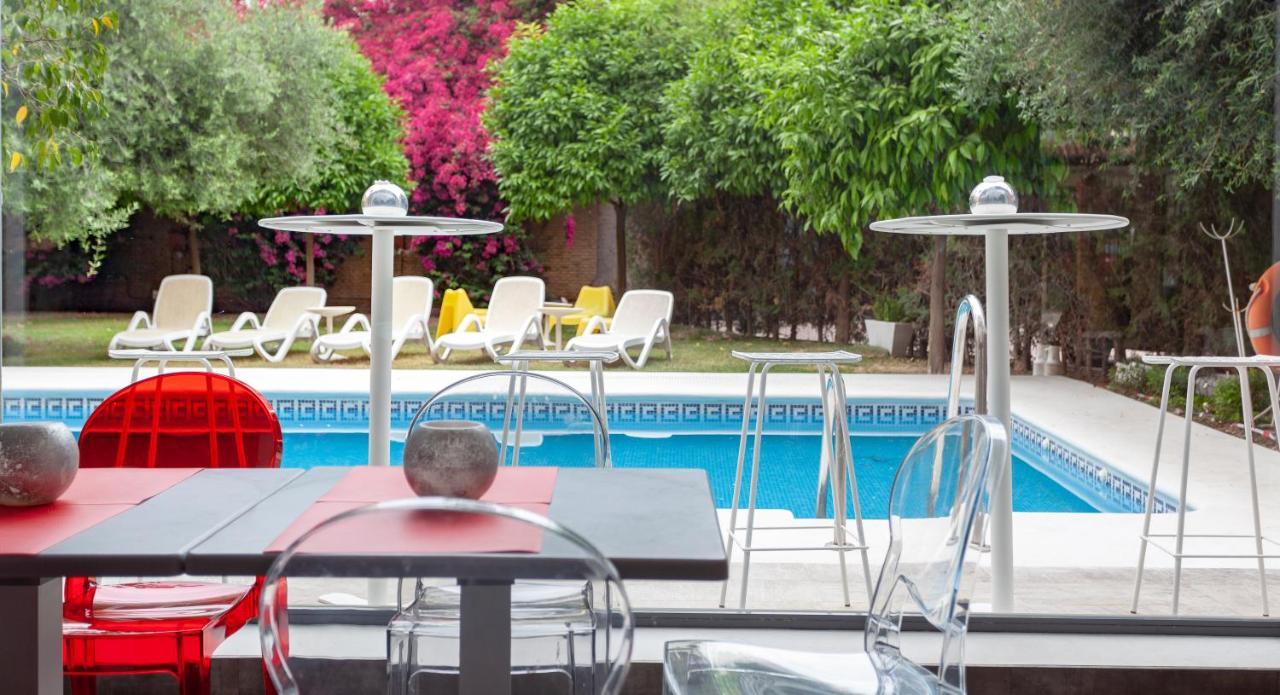 Aacr Hotel Monteolivos Seville Exterior photo