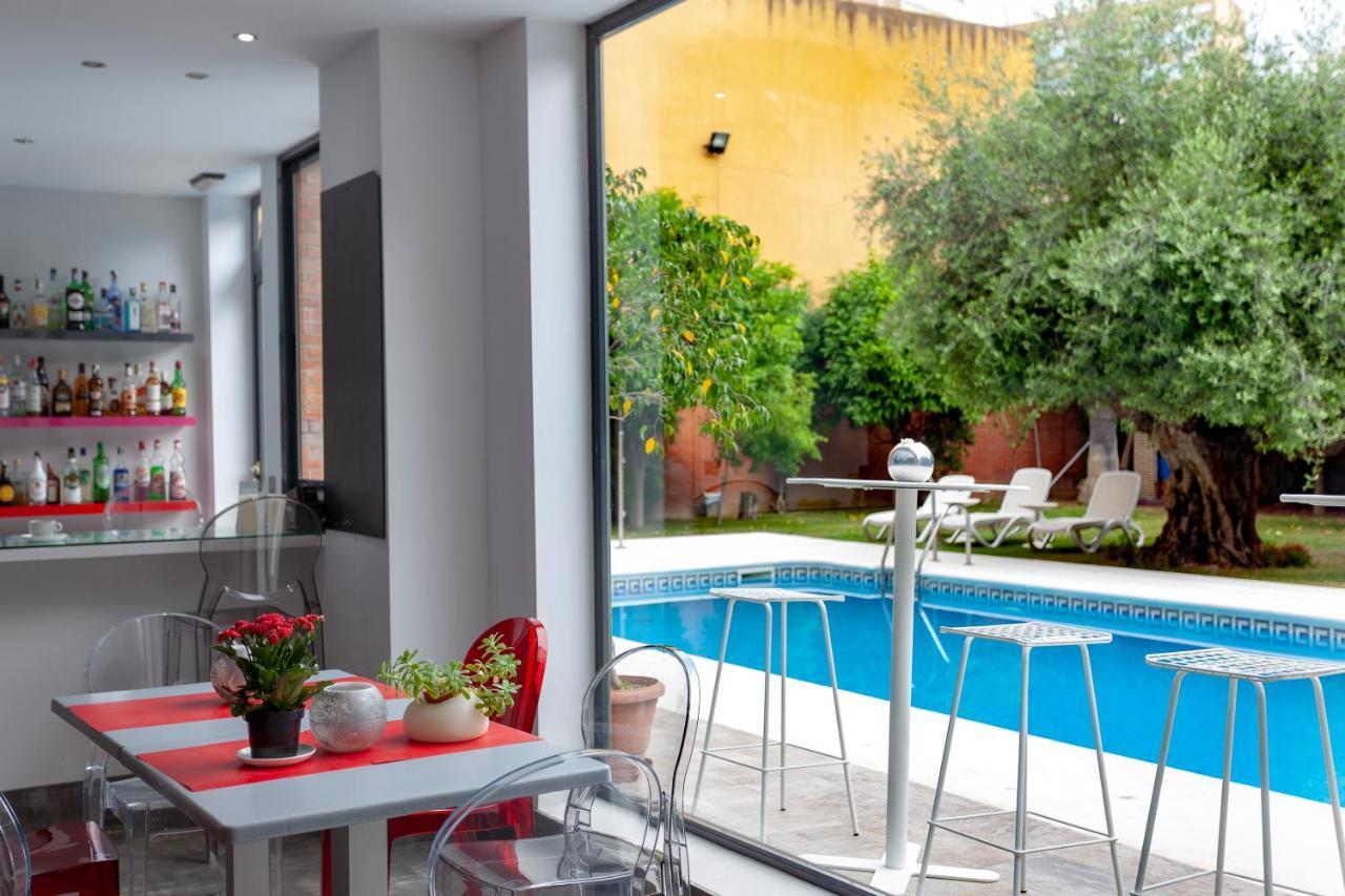 Aacr Hotel Monteolivos Seville Exterior photo