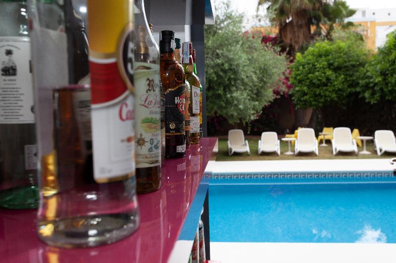 Aacr Hotel Monteolivos Seville Exterior photo